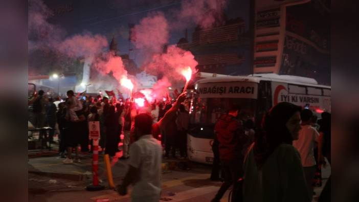 Vanspor penaltılarla 1. Lig'e yükseldi