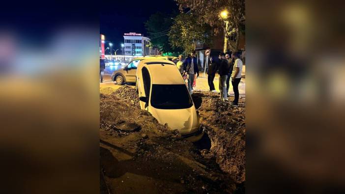 Polatlı'da otomobil, açık bırakılan çukura düştü