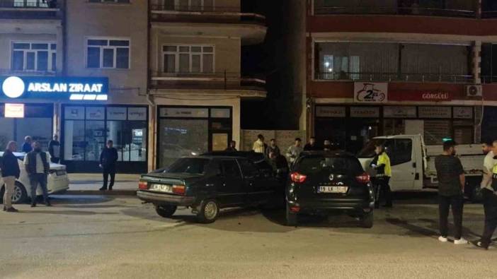 Çorum'da iki otomobil çarpıştı: 1 yaralı