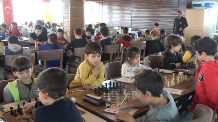 Tavşanlı'da 250 sporcu satrançta yarıştı: 20 sporcuya 60 bin TL ödül