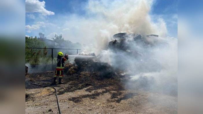 Balıkesir'de 500 balya saman kül oldu