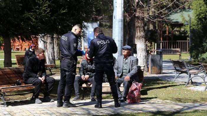 65 yaş üzerinin sokağa çıkmalarının sınırlandırılmasına başlandı