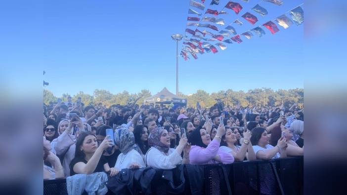 Ümraniye Belediyesi lise son sınıf öğrencilerine mezuniyet coşkusu yaşattı