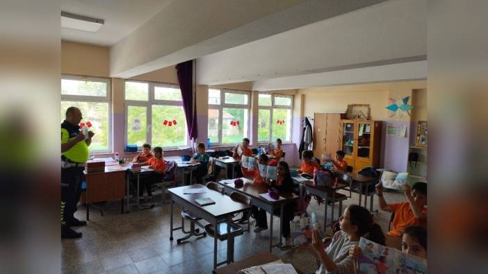 Kırklareli jandarmasından öğrencilere trafik eğitimi