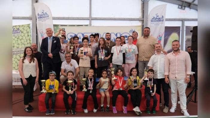 Büyükçekmece'de 278 sporcu Geleneksel Yaza Merhaba Satranç Turnuvası’nda yarıştı