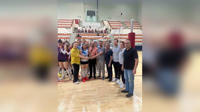 Betül Çoban voleybol turnuvası sona erdi: Merinos şampiyon oldu