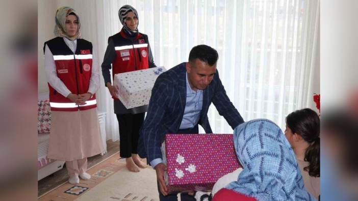 Erzurum'da 200 çocuğa bayramlık hediye
