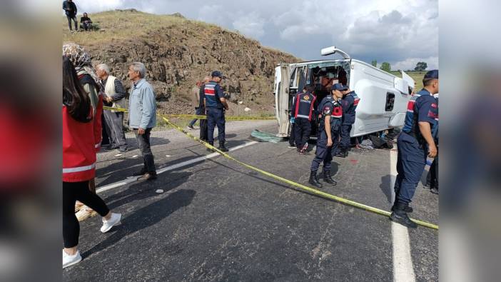 Yozgat'ta midibüs kazası: 2 ölü, 15 yaralı
