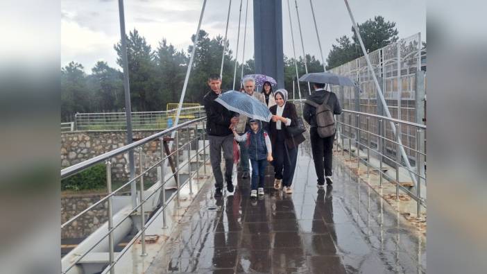 Ankara'da sağanak yağış hayatı olumsuz etkiledi