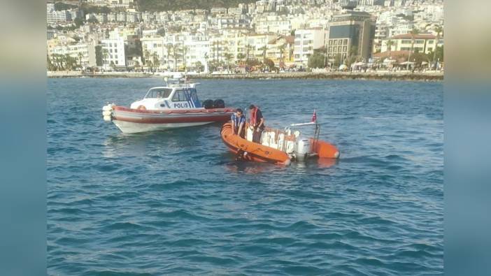 Kuşadası'nda denizde kimliği belirsiz erkek cesedi bulundu