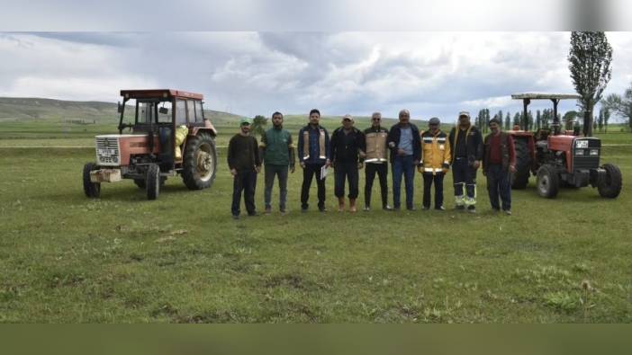 Bayburt'ta 185 dekar mera alanında üst gübreleme çalışması yapıldı