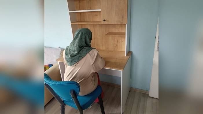 Samsun Vezirköprü'de 25 öğrenciye çalışma masası ve sandalye desteği