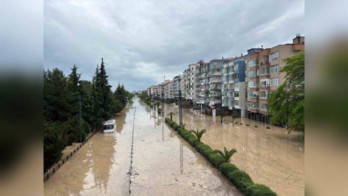 Trabzon'da sağanak yağış: 50 araç ve çok sayıda iş yeri sular altında