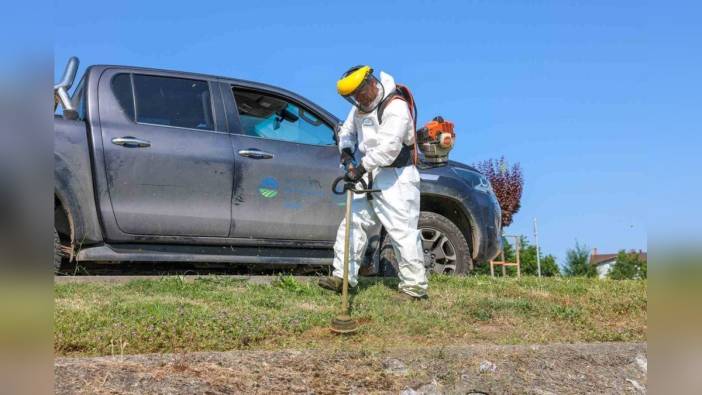 SASKİ, Çark Deresi'nde 20 kişilik ekiple temizlik çalışması gerçekleştirdi