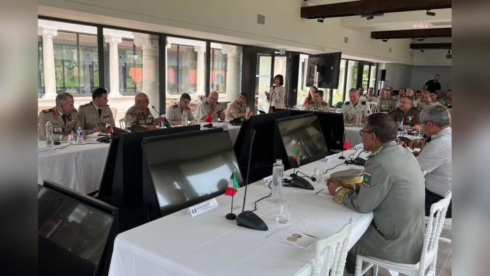 Orgeneral Bayraktaroğlu, Akdeniz Kara Kuvvetleri Komutanları Sempozyumu'na katıldı