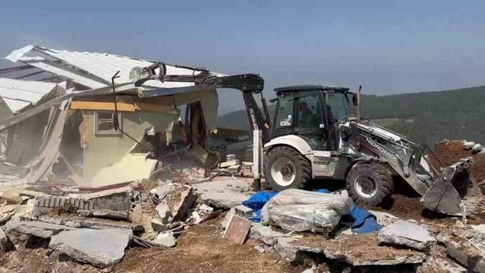 Hatay Belen'de kaçak yayla yapıları yıkıldı