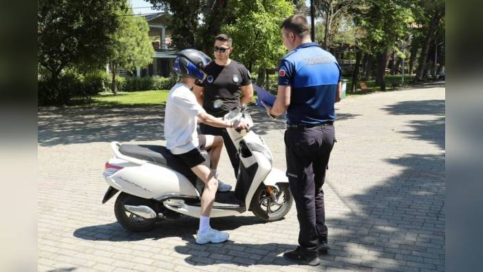 Burhaniye Belediyesi zabıta ekipleri trafik denetimlerinde kurallara uymayanlara cezai işlem uyguladı