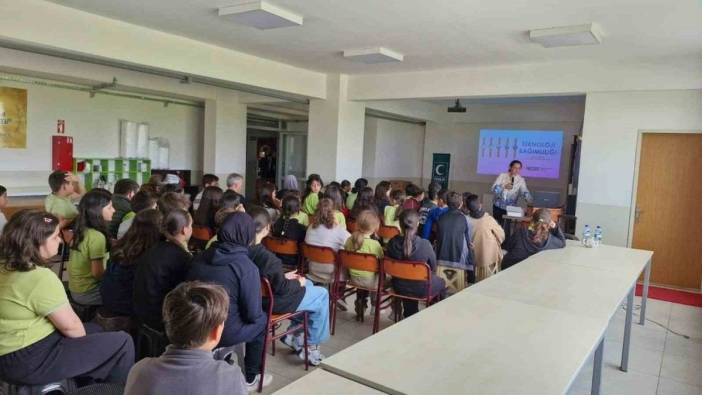 Düzce'de internet ve bilişim teknolojileri semineri düzenlendi