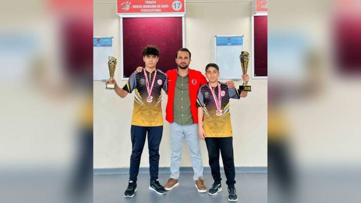 Elazığlı dartçılar Türkiye Şampiyonası'nda 6 madalya ve 2 kupa kazandı