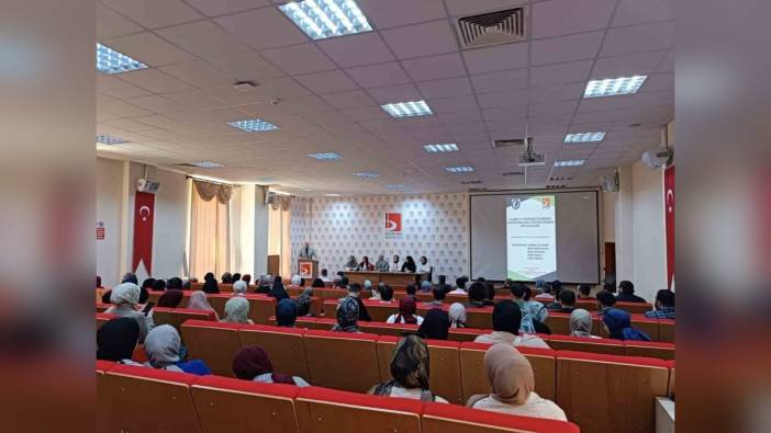 Bilecik Şeyh Edebali Üniversitesi'nde din eğitimcisinin nitelikleri tartışıldı