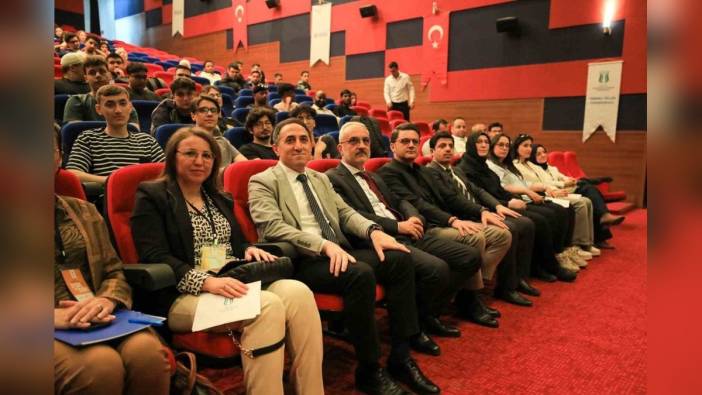 SUBÜ Yabancı Diller Topluluğu'ndan 'English Day: Speak and Share' etkinliği