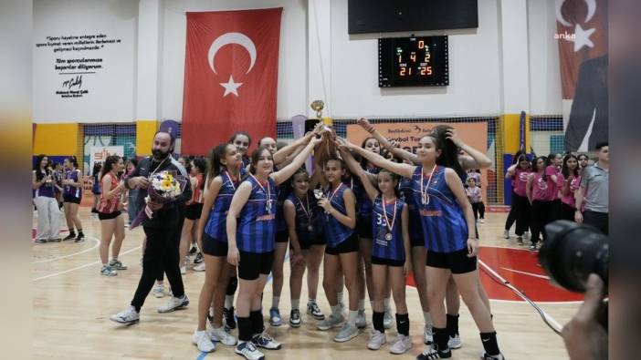 Beylikdüzü Belediyesi Voleybol Turnuvası’nda şampiyonlar belli oldu