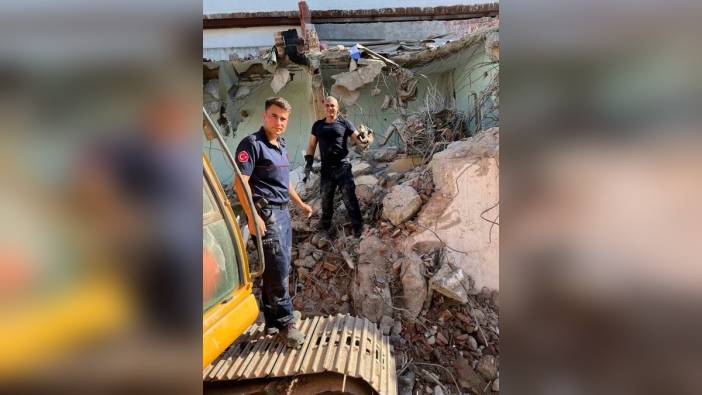 Edremit'te yavru kedi inşaat enkazından kurtarıldı