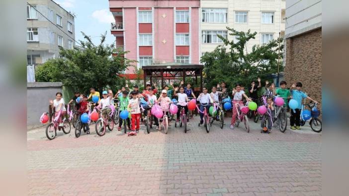 Esenler'de 60 öğrenci Dünya Bisiklet Günü'nü kutladı