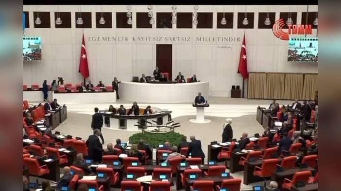 Özdağ'dan 10. Yargı Paketi'ne sert eleştiri: 'Türkiye, adalet çölüne döndü'