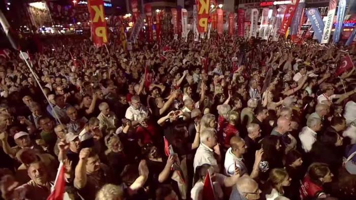 CHP lideri Özel'den Gaziosmanpaşa mitinginde 'darbe' suçlaması: 'savcı cübbesiyle darbe yapıyorlar'