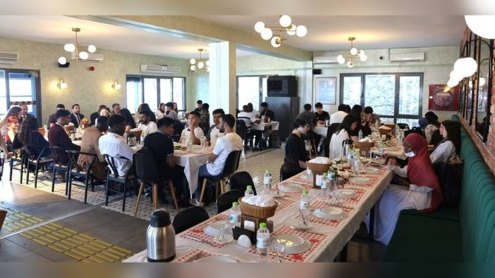 BEÜ Rektörü Özölçer, Karaelmas TÖMER mezunlarıyla kahvaltıda buluştu