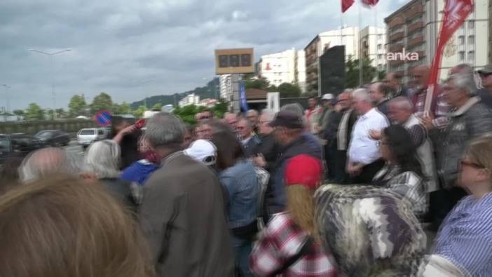Çay üreticileri ÇAYKUR’un kota uygulamasını protesto etti