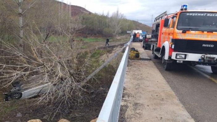 Sivas'ta otomobil devrildi: 4 ölü