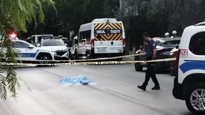 Yola yatan kadının üzerinden 2 araba geçti!