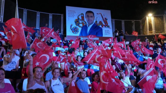 Çukurova'da 30 Ağustos coşkusu sokaklara taştı