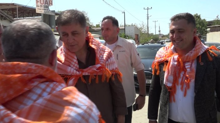 Cemil Tugay, Bardacık Festivali'nde üreticilere destek verdi