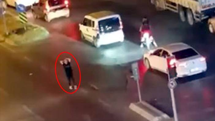 Türk bayrağını yere sermişti! O hakaret cezasız kalmadı