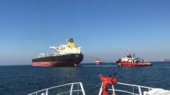 İstanbul Boğazı'nda dev gemi arıza yaptı