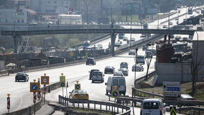 İstanbul'da sokağa çıkma yasağının ardından bazı noktalarda trafik yoğunlaştı