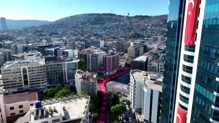 İzmir, kurtuluşunu coşkuyla kutladı