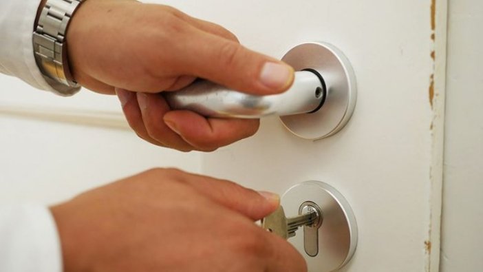 'Eşi eve giremesin' diye kapı kilidini değiştirene kötü haber