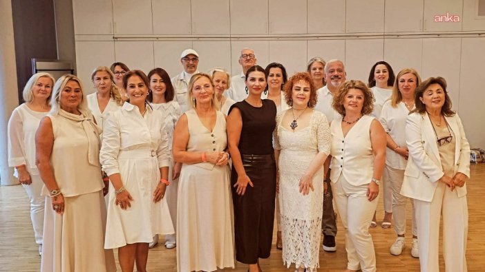 Steinmeier, Menekşe korosunu ziyaret etti