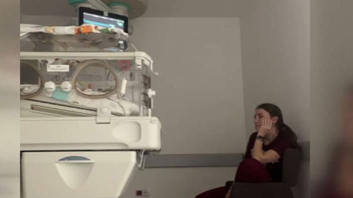 Doktorun küvez başındaki nöbeti sosyal medyada ilgi gördü