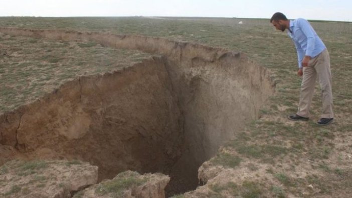 Konya Karapınar'da 35 metre çapında 15 metre derinliğinde yeni obruk