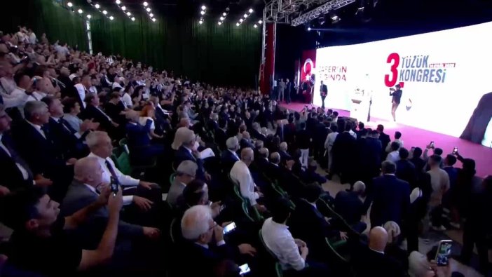 Ümit Özdağ: CHP, 19 Mart'tan beri operasyon tehdidiyle karşı karşıya