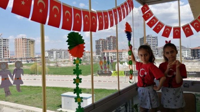Çocuklar 23 Nisan coşkusunu evlerinde yaşayacak