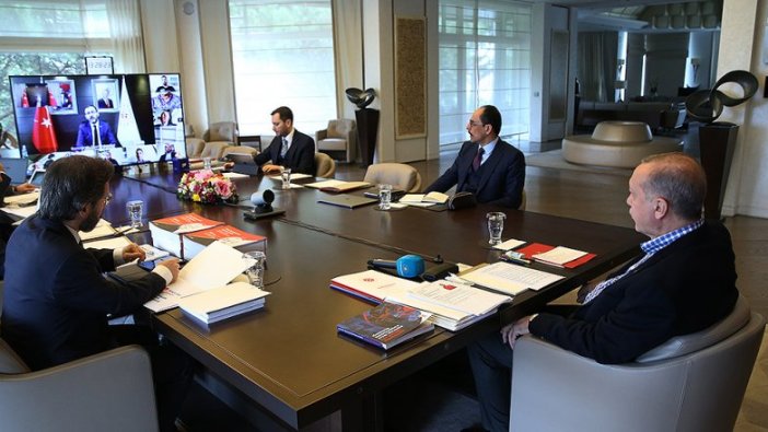 Cumhurbaşkanı Erdoğan A Milli Futbol Takımı oyuncularıyla görüştü