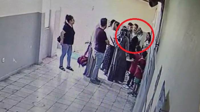 Okul koridorunda öğretmene şiddet!