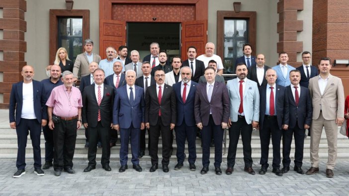 Bozbey, Bursa'yı halkla birlikte yönetiyor