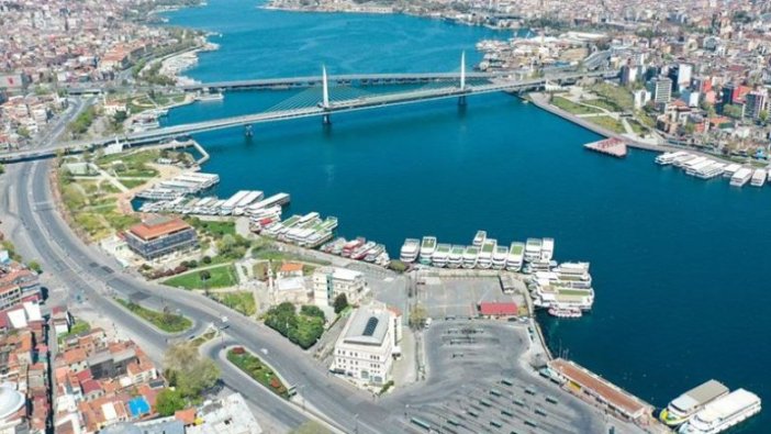 İstanbul'da cadde, meydan, park ve sahiller boş kaldı